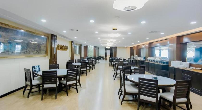 Sarita Chalet & Spa Hotel - Sha Extra Plus Джомтьен Экстерьер фото